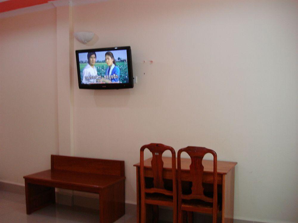 Lucky Star 2 Hotel Phnom-Penh Buitenkant foto
