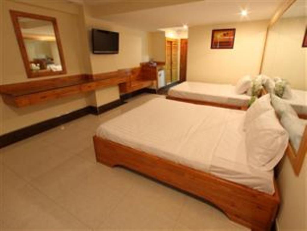 Lucky Star 2 Hotel Phnom-Penh Buitenkant foto
