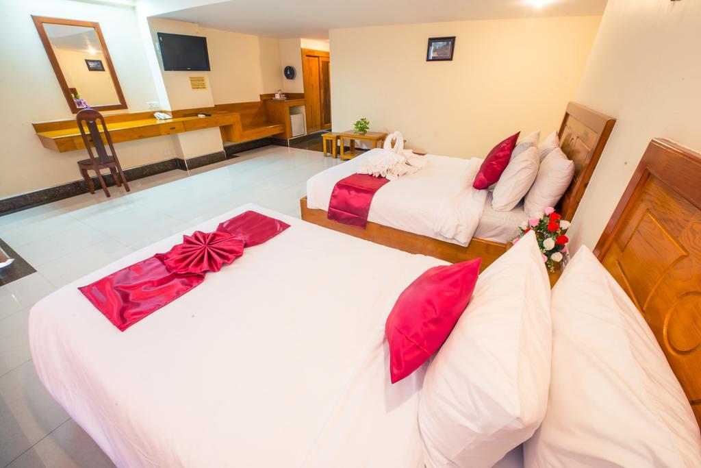 Lucky Star 2 Hotel Phnom-Penh Buitenkant foto