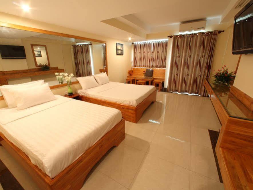 Lucky Star 2 Hotel Phnom-Penh Buitenkant foto