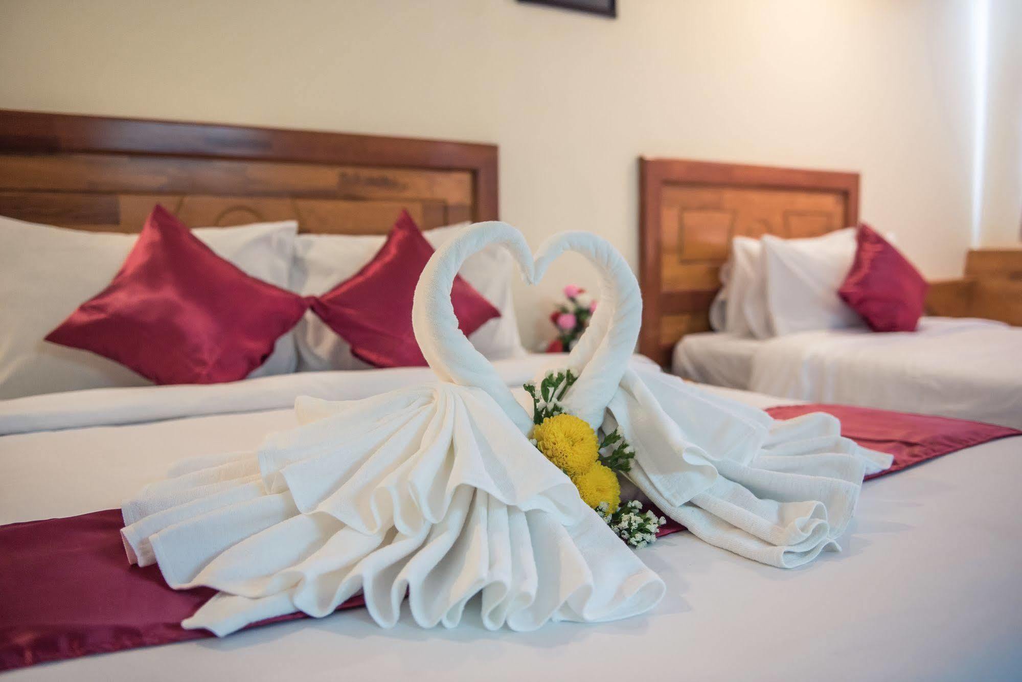 Lucky Star 2 Hotel Phnom-Penh Buitenkant foto